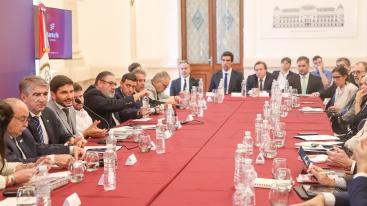 Pullaro encabezó la Junta de Seguridad y pidió “diálogo” entre los poderes del Estado