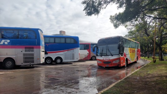 Preocupa el deterioro de la calle interna de la terminal de ómnibus
