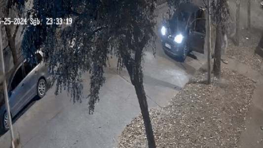 Patadas a portones en Candioti Norte y Alvear: ¿ travesuras o inteligencia para robos?