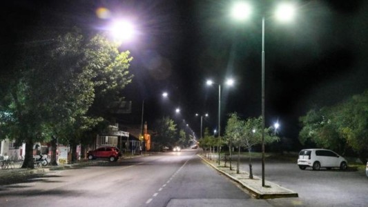 Se implementa un nuevo sistema de alumbrado público en 18 barrios.