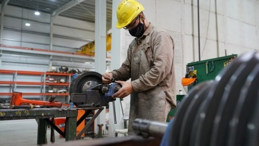 El ministro de trabajo comparó los últimos 6 meses con el 2001