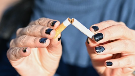 La Agencia de Control del Cáncer inicia un programa para dejar de fumar