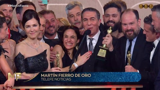 Telefe Noticias se llevó el Martín Fierro de Oro por primera vez en su historia