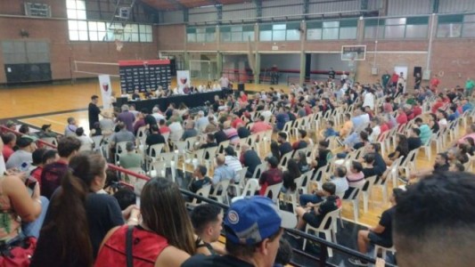 Colón: se aprobó la Memoria y el Balance en medio de un tenso clima