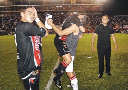 Colón oficializó su segundo refuerzo: "Bienvenido a casa"