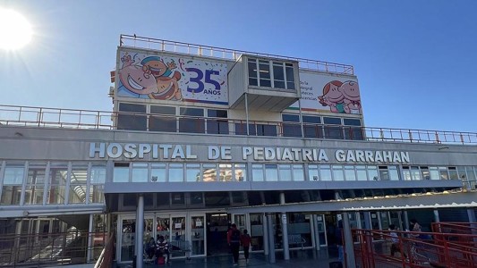 Profesionales del Garrahan apuntaron contra Javier Milei y harán un abrazo simbólico al edificio