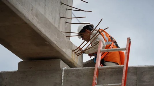Nuevo puente Santa Fe–Santo Tomé: avanza la obra y ya colocan las vigas longitudinales