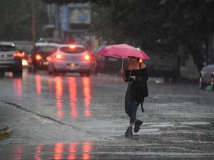 Rige un alerta amarillo por tormentas para este martes en la ciudad