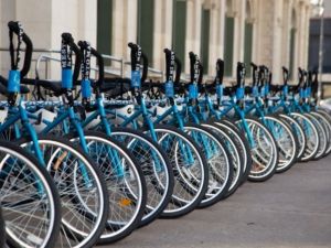 UNL entrega 25 bicicletas a estudiantes: apuesta por la movilidad sostenible