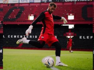 El arquero Budiño quedó descartado para el partido de Colón frente a Racing de Córdoba