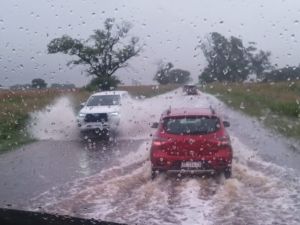 Tras las lluvias, varias rutas de la provincia presentancortes por presencia de agua en la calzada