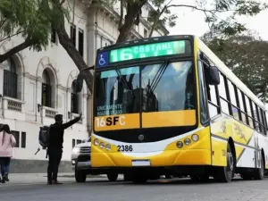 Crisis del transporte: peligran los sueldos y ya reducen servicios de colectivos