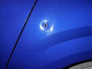 Balearon un auto en el Acceso Norte de la ciudad de Santo Tomé