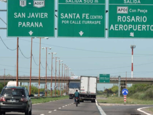 Apunta de pistola, le robaron una moto a conductor de colectivo