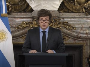 El Gobierno de Milei amenaza con vetar su propio presupuesto