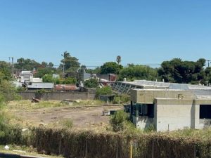 Avanzan tareas de limpieza y pintura en la fábrica abandonada donde asesinaron a Jeremías Monzón