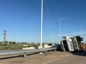 Choque y vuelco en la rotonda de Progreso: demoras y desvíos hacia Santa Fe