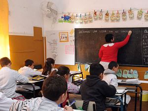 Provincia descontará el día a los docentes que adhieran al paro del lunes: cómo completar la declaración jurada