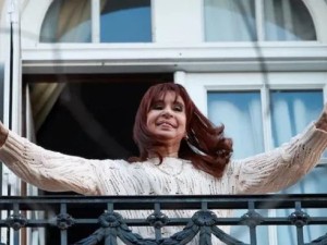 Cristina Kirchner evoluciona sin complicaciones tras la cirugía de apendicitis