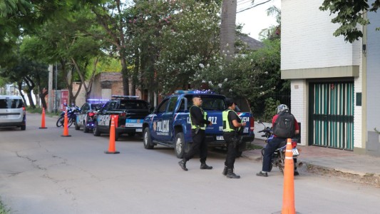 La Policía intensifica controles de vehículos e identificaciones en la ciudad de Santa Fe