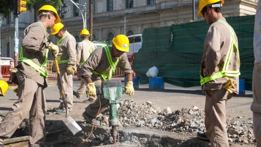 Rehabilitación del colector general cloacal: se avanza en la obra sin corte de tránsito