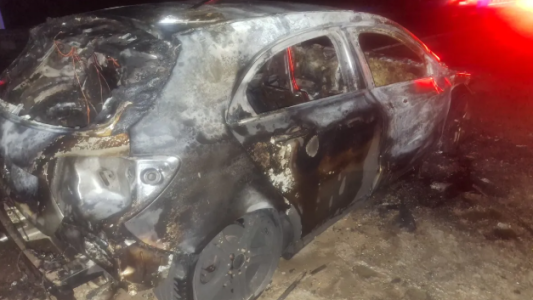 Se incendió un auto en Circunvalación Oeste durante la madrugada