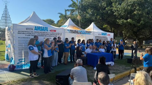 AMSAFE instaló la Carpa Blanca docente en Reconquista cómo símbolo de protesta