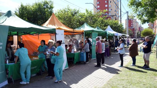 El municipio llevó servicios integrales a barrio Las Flores con oficinas móviles