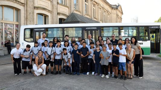 Santa Fe relanzó el Munibus Educativo: buscan llegar a 100 escuelas en 2026