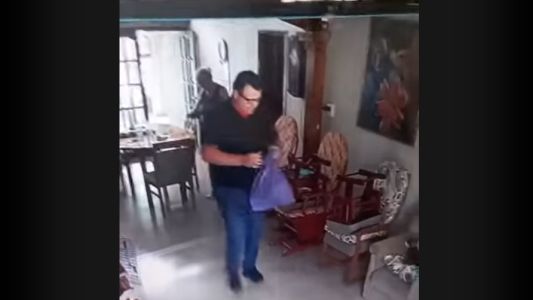 Insólito robo en Avellaneda: a cara descubierta y en monopatín se robo casi medio millón de dólares