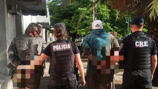 Persecución en Santa Fe: detuvieron a una mujer con tobillera electrónica y secuestraron un arma de guerra