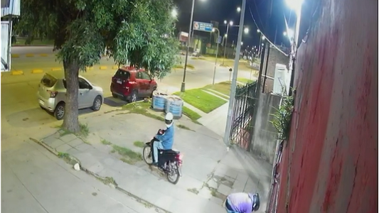 Comerciante denuncia que delincuentes intentan incendiar su local