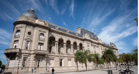 Anunciaron medidas para empleados públicos con niveles altos de endeudamiento