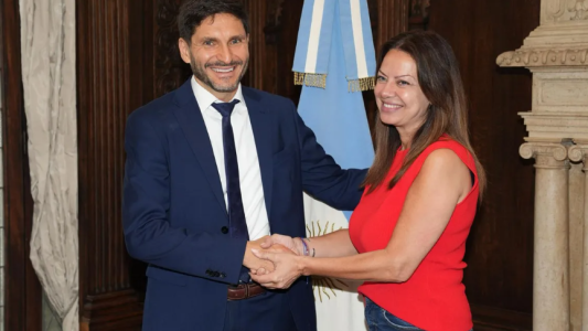 Pullaro firmó acuerdo con ANSES: Nación pagará $120.000 millones por la deuda previsional