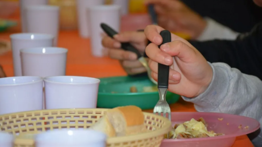 Creció un 30% la demanda en comedores escolares en Santa Fe y preocupa la crisis social