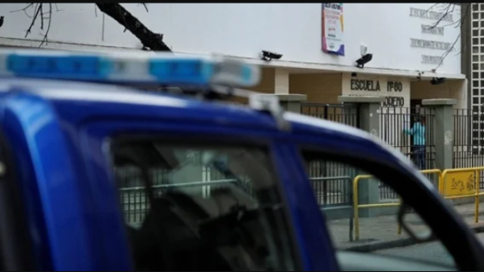 Amenazas falsas a escuelas en Santa Fe: identificaron a 73 responsables y cobrarán los operativos