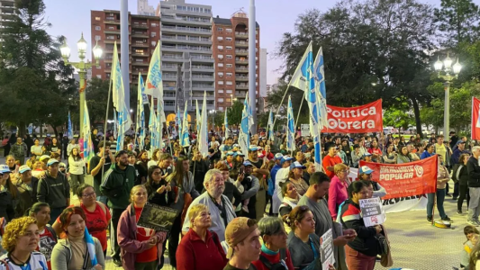 Santa Fe marchó a 23 años de la inundación del Salado: reclamo de justicia y denuncia de “crimen hídrico”