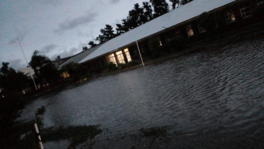 Más de 20 personas continúan evacuadas en Villa Minetti