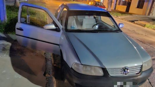 Detuvieron a un hombre tras intentar robar un auto en barrio Los Troncos