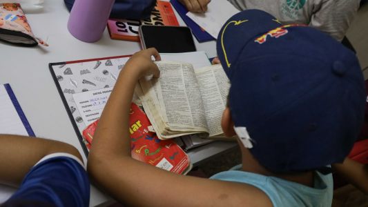 Estaciones Municipales: cómo es el trabajo que entrelaza apoyo escolar con contención socioafectiva