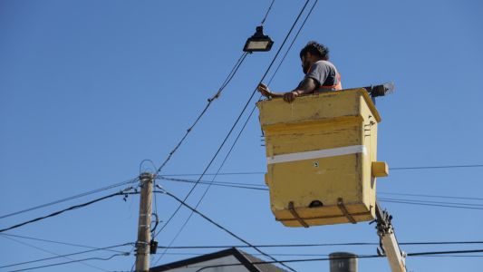 Avanza el recambio de luminarias por tecnología led en barrio Los Hornos