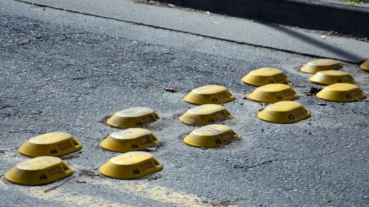 Licitaron la compra de reductores de velocidad y tachas para la seguridad vial