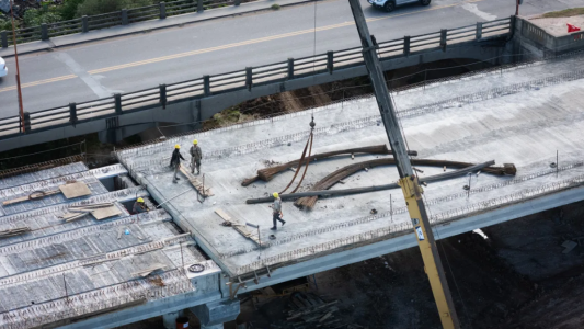 Puente Santa Fe–Santo Tomé: llegó la lanzadora de vigas desde Asia