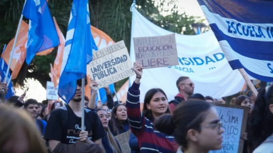 Santa Fe marchó en defensa de la Universidad Pública y su financiamiento