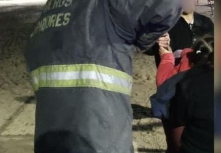 Rescataron a una nena atrapada en una hamaca del Parque Juan de Garay