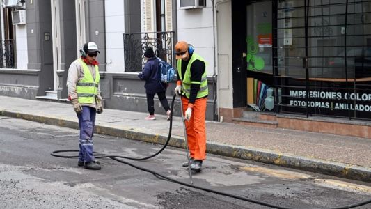 Cortes y desvíos de tránsito este lunes en Santa Fe por obras y bacheo