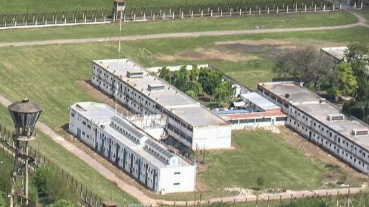 Detuvieron a una mujer que intentó ingresar droga en una bolsa de papas
