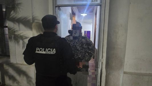 Un delincuente robó a dos mujeres: terminó detenido con un arma blaca en su poder