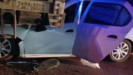 Tragedia en la ruta 98: dos policías muertos y dos heridos graves tras chocar contra un camión