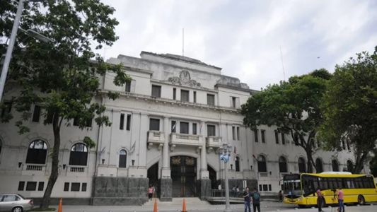 Absuelto por abuso sexual infantil, pero condenado por desobediencia